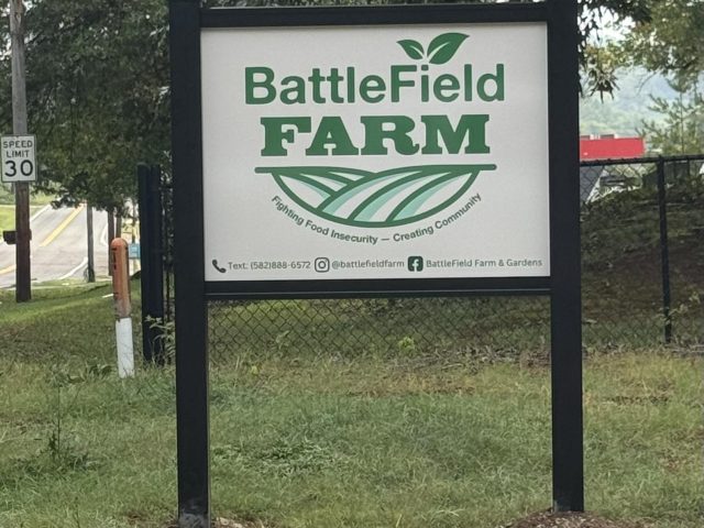 BattleField Farm has an official sign